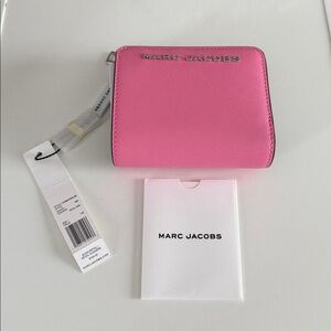 NWT Marc Jacobs Barbie Pink Wallet💗